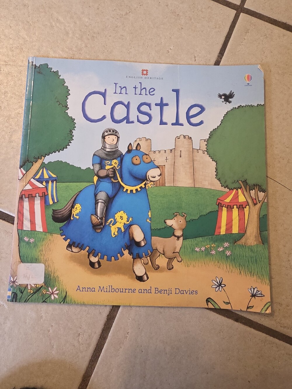 In the Castle (Usborne Picture Books) by Anna Milbourne English Heritage